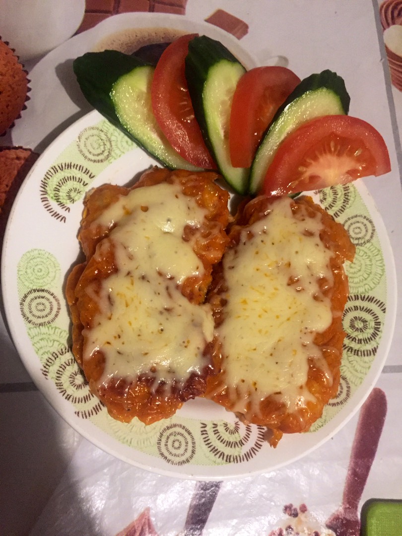 Свиные отбивные в сырном кляре