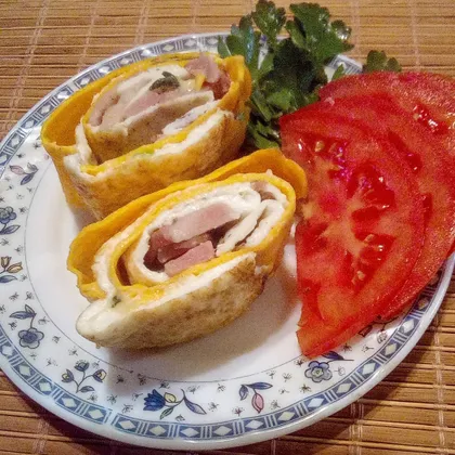 Омлетный рулет 'Вкусный завтрак'