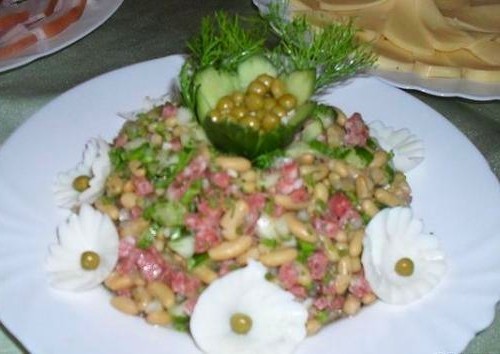Салат из фасоли с зеленым горошком – кулинарный рецепт