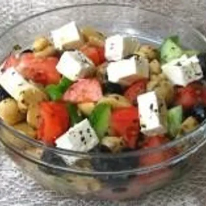 Овощной салат с ветчиной и фетой