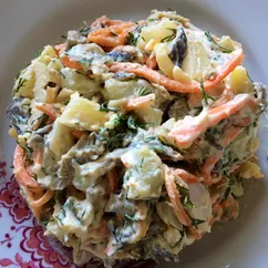 Салат с копчёной курочкой и корейской морковкой