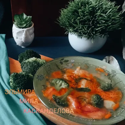 Суп с брокколи  на курином бульоне 