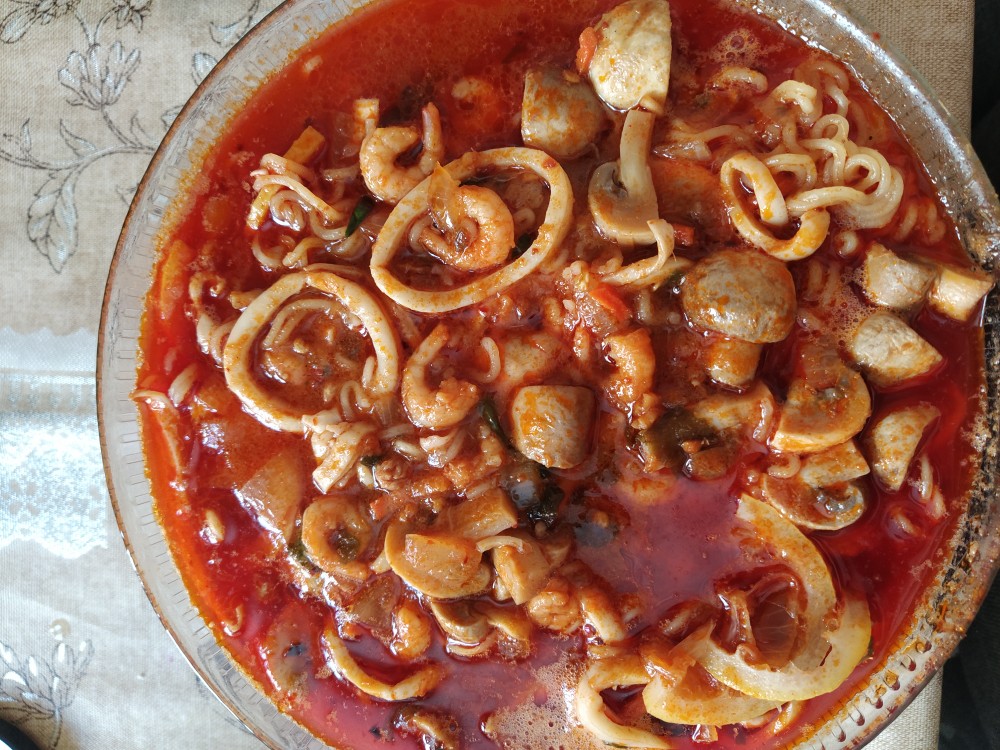 Лапша с соусом том-ям