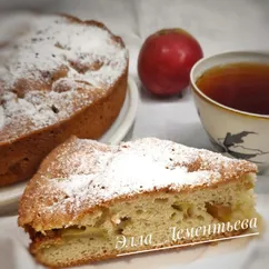 Шарлотка с яблоками