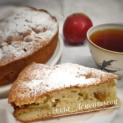 Шарлотка с яблоками