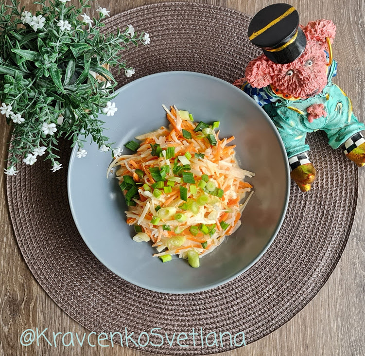 Салат из редьки и моркови со сметаной - фото рецепт кулинарного портала уральские-газоны.рф
