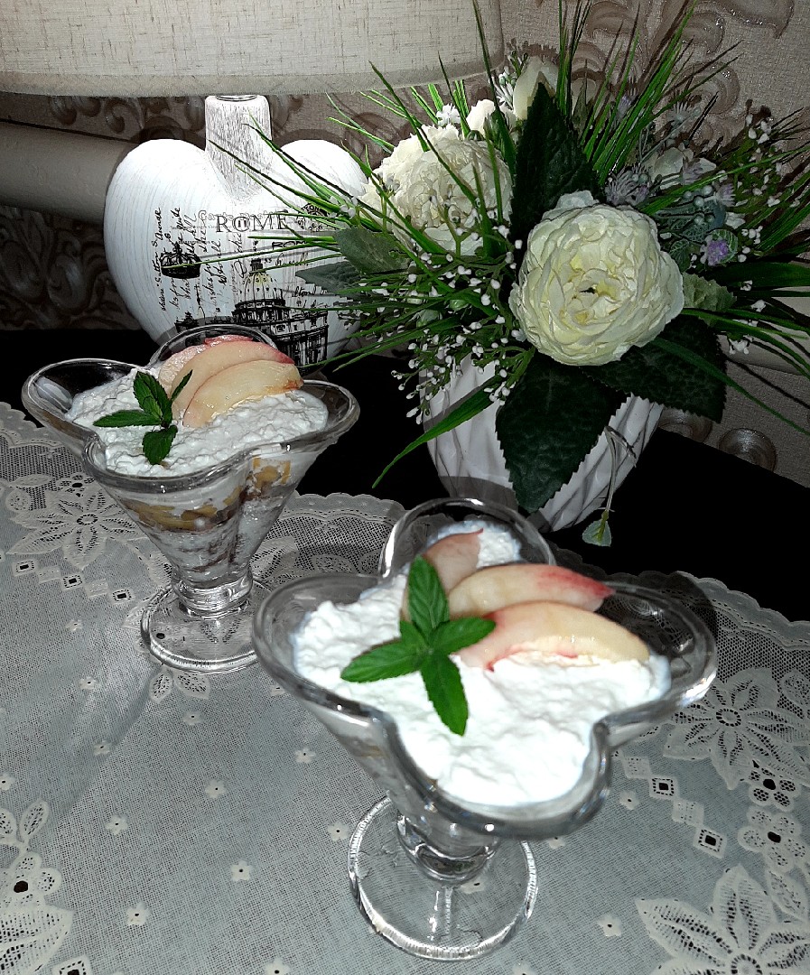Парфе с персиком и йогуртом