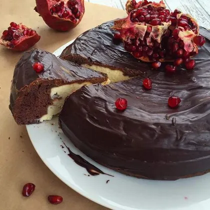 Замечательный шоколадный пирог с творожной начинкой в мультиварке