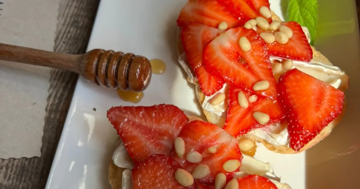 Кростини с бри и клубникой - рецепт автора Наталья ГраНатка