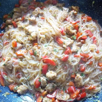 Фунчоза с овощами и курой