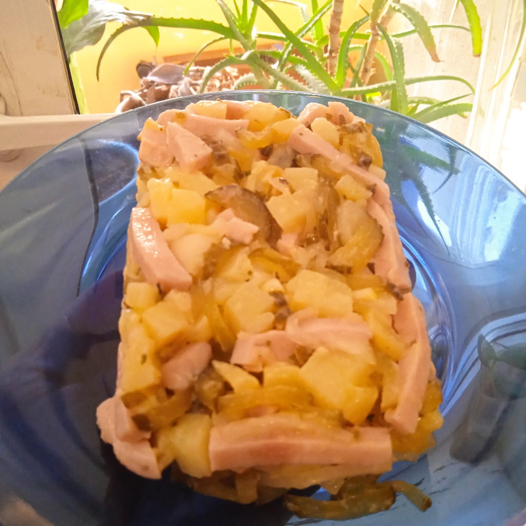 Салат по-немецки с картофелем