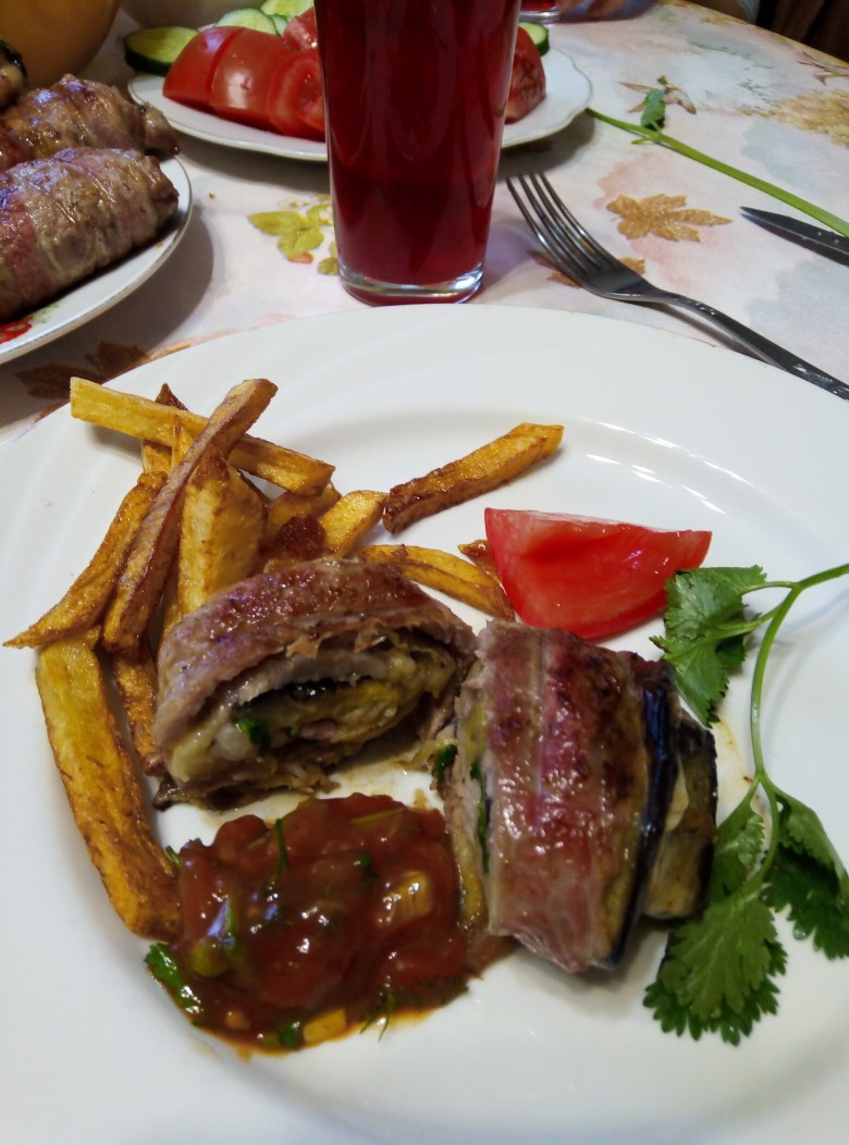 Мясные рулеты на углях