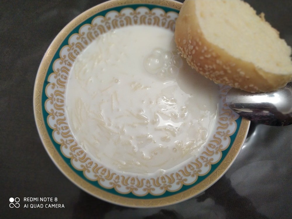 Молочный суп с вермишелью и картошкой