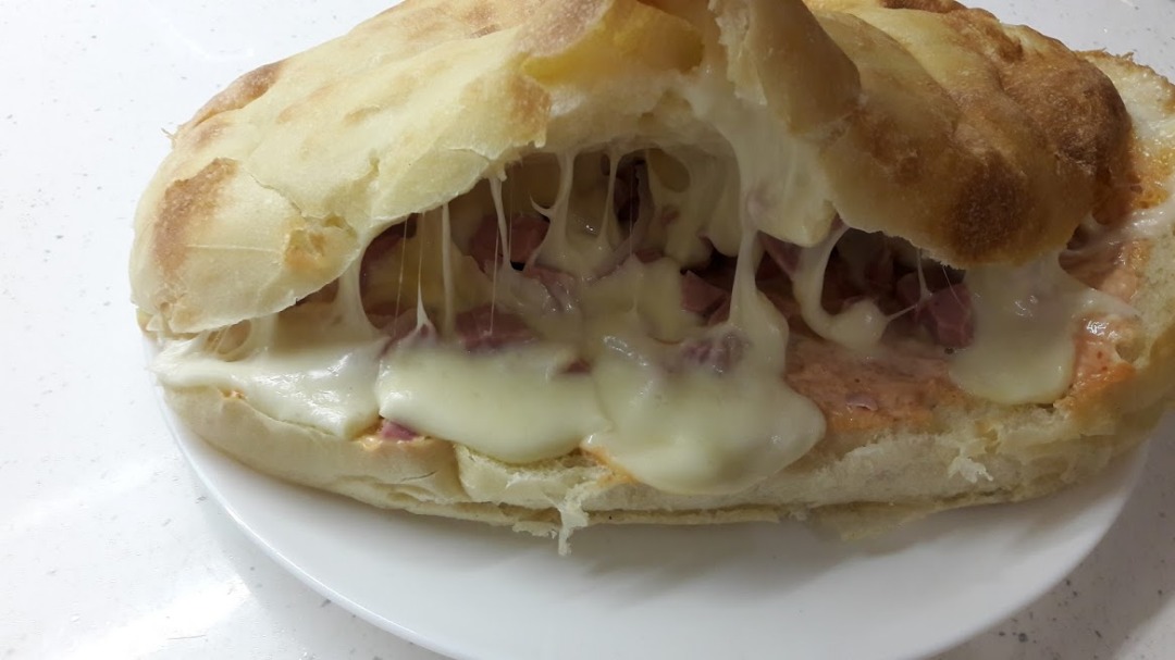 Горячий бутерброд «Ленивая пицца» рецепт – Европейская кухня: Закуски. «Еда»