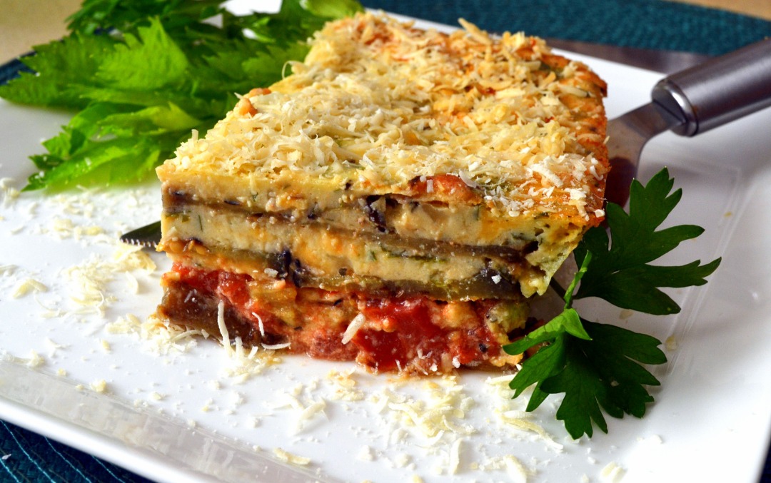 Баклажаны запеченные с сыром, мятой и базиликом