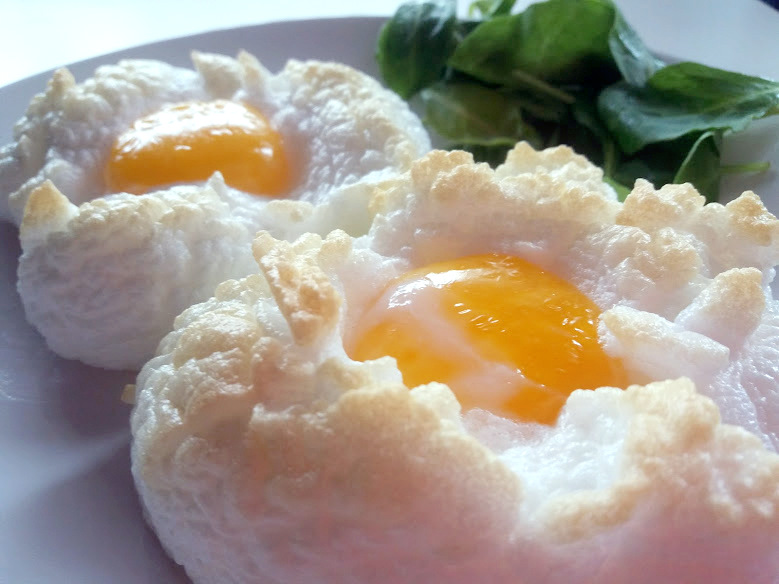 Вкус яиц во рту. Омлет Орсини. Яйца Орсини. Яичница облако. Яйца Орсини рецепт.