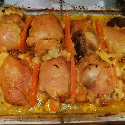 Куриные бедра фаршированные сыром, морковью и петрушкой
