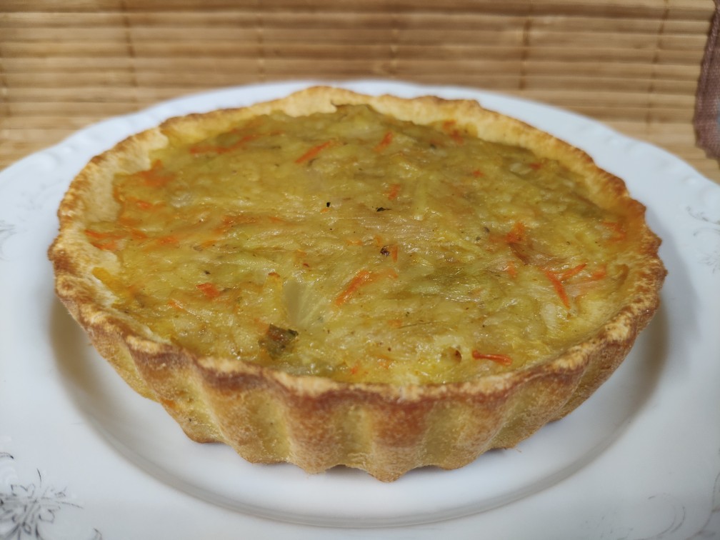 Кукурузная тарталетка с тушёной капустой