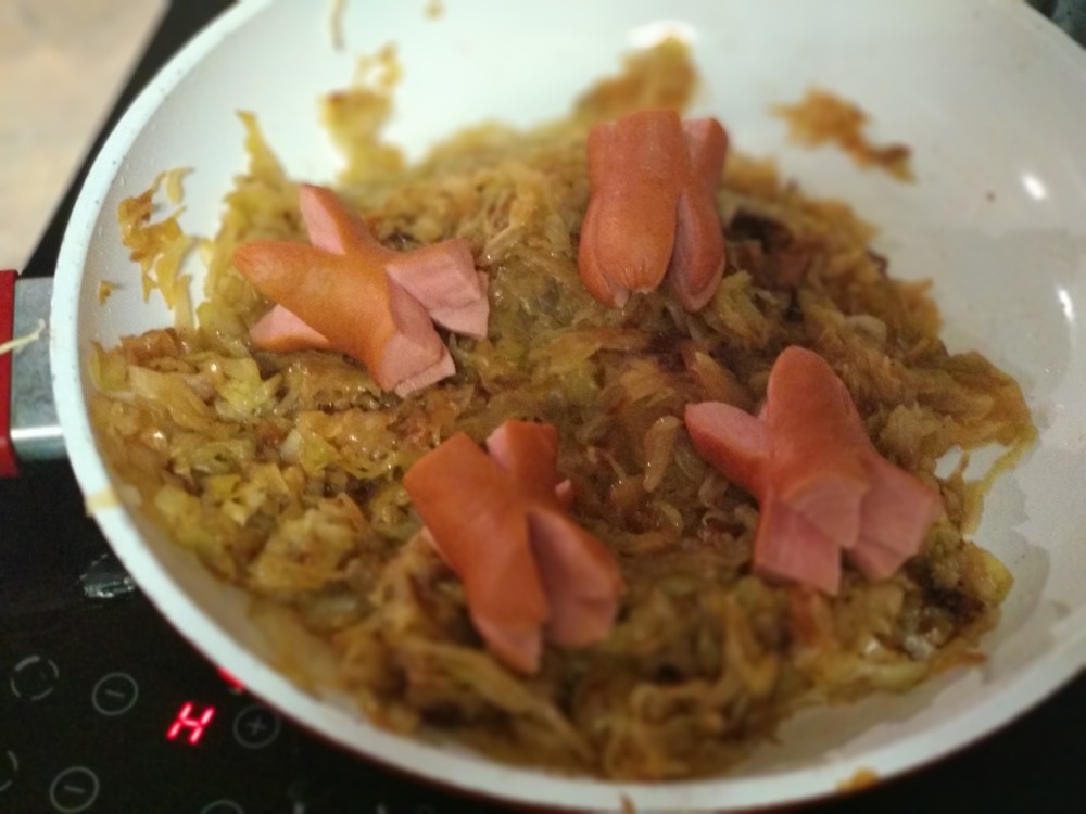 Солянка с сосисками "ёжиками"