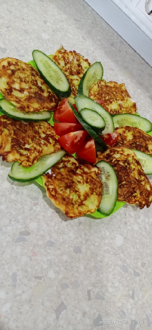 Кабачковые оладьи с сыром
