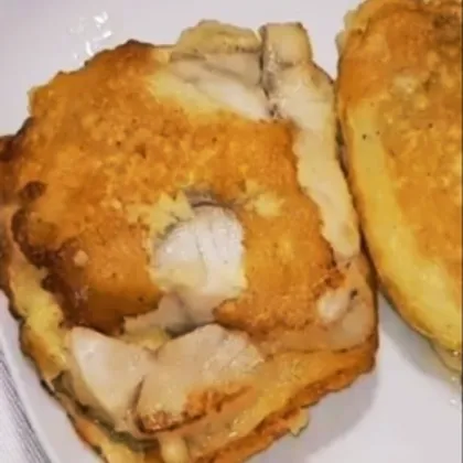 Сочный минтай в луковом кляре