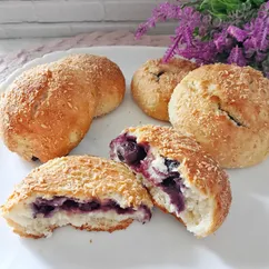 Творожно-кокосовые булочки с черникой