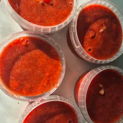 Клубника кусочками