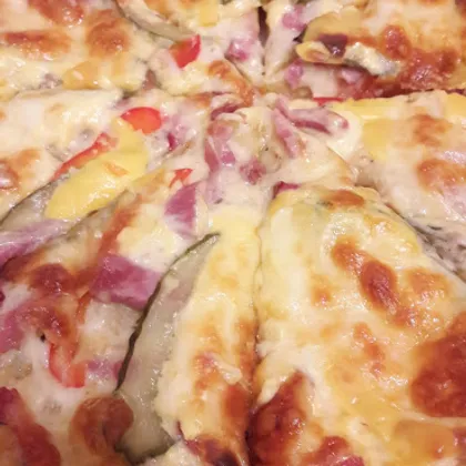 Пицца 'пикантная' с маринованными огурчиками