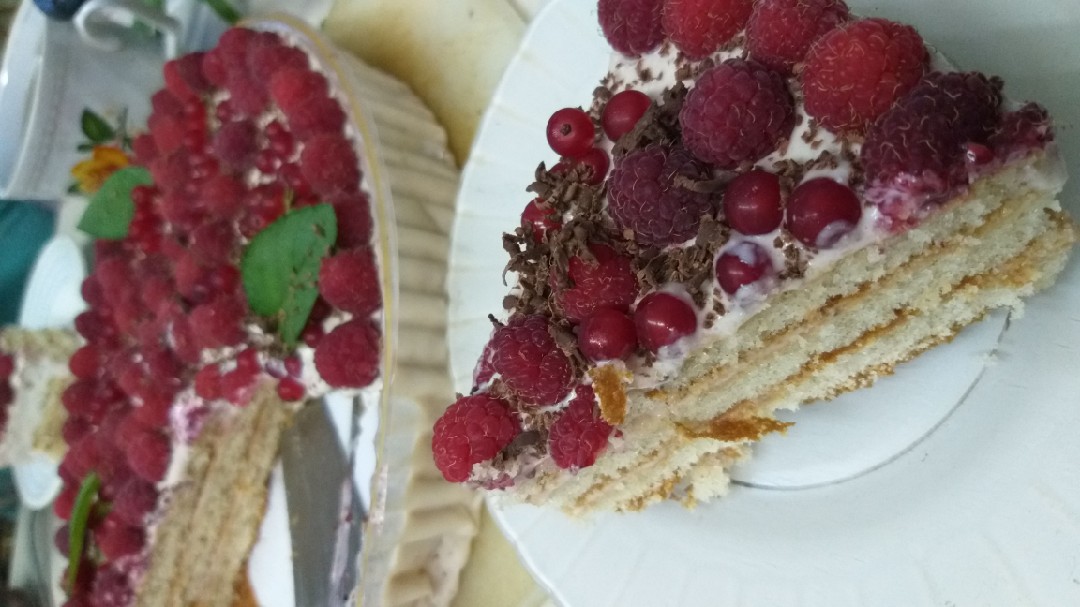 Торт Павлова с ягодами