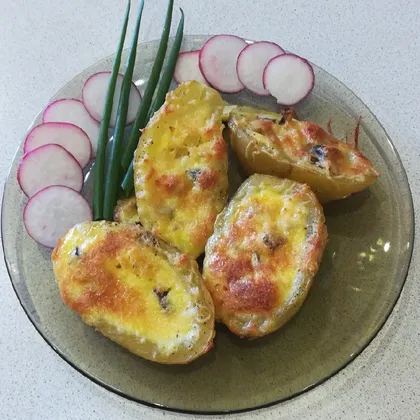 Картофель запечённый с грибами под сыром