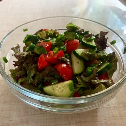 Легкий салат 🥗 его можно так же назвать витаминный 😊
