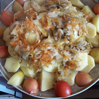 Картофель с овощным подливом