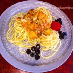 Спагетти с курицей в томатно-сметанном соусе с прованскими травами и сыром🧀🍃