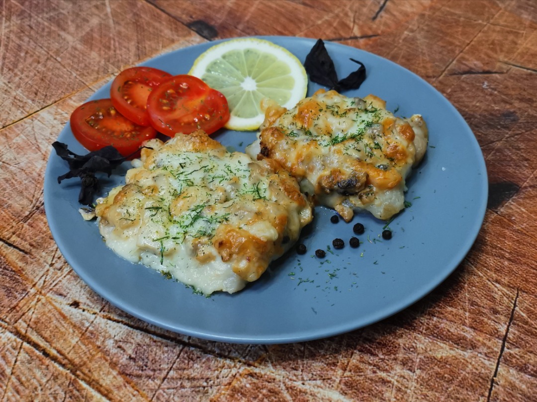 Хек под шубой в сливочно-чесночном соусе с вкуснейшей начинкой