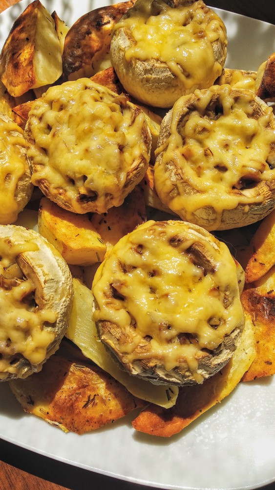 Шампиньоны под сыром