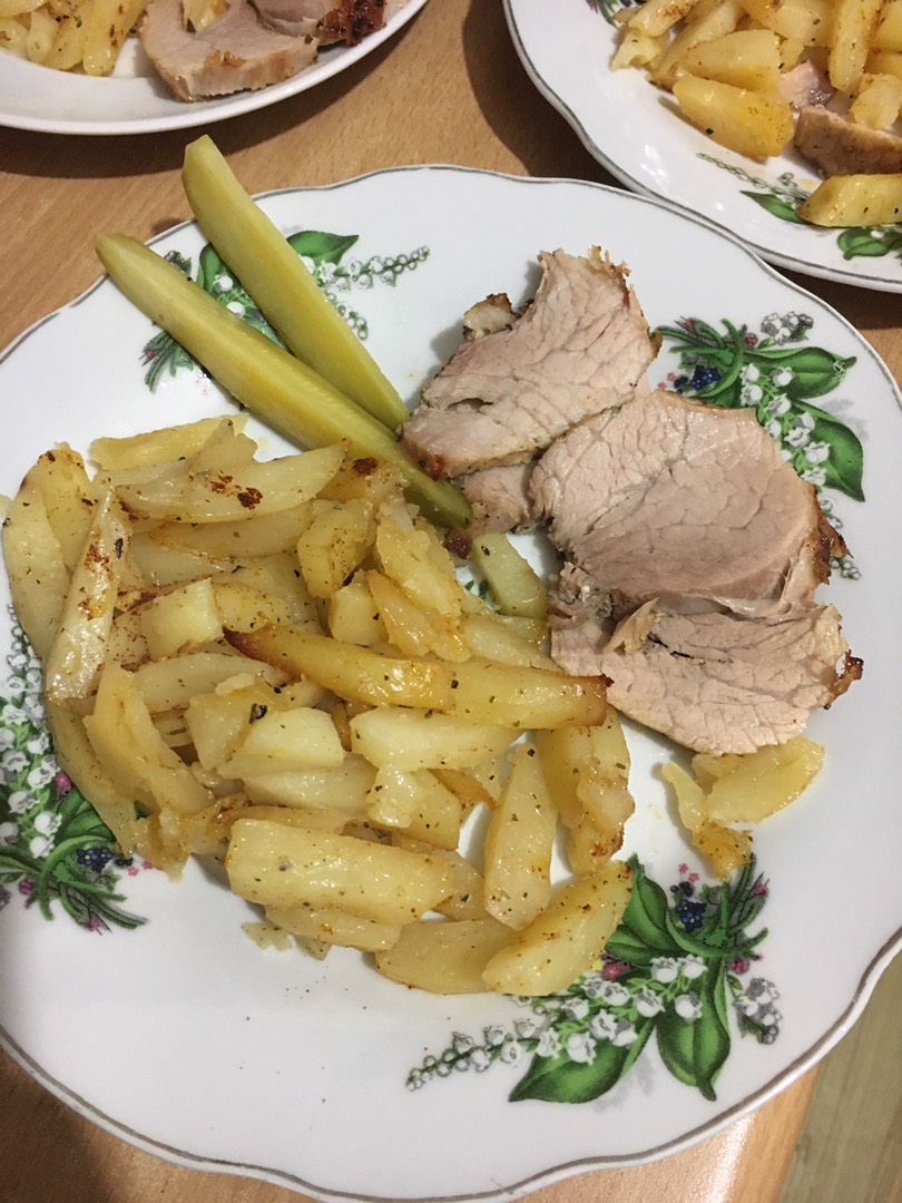 Запечённая свинина с картошкой