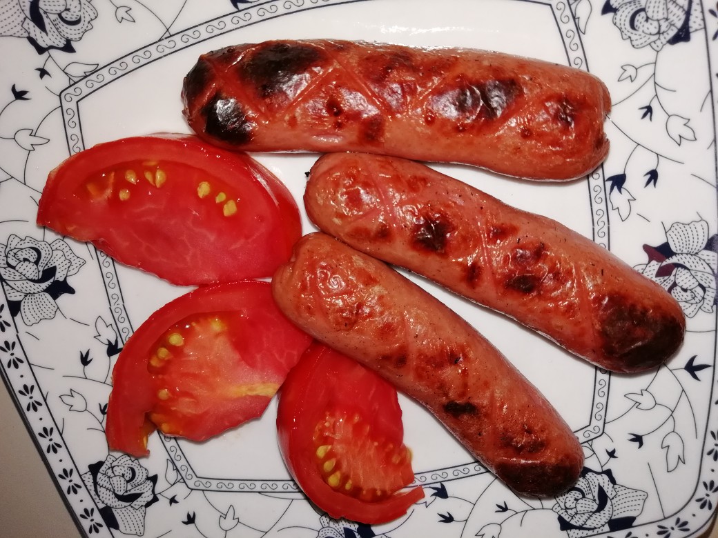 Сосиски на мангале