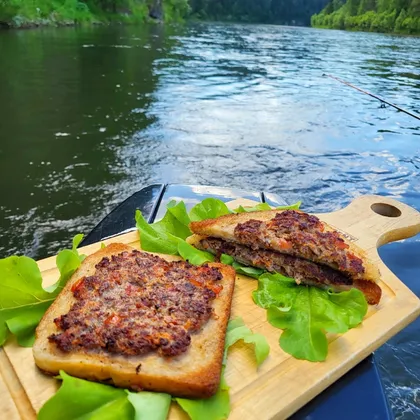 Горячие мясные бутерброды