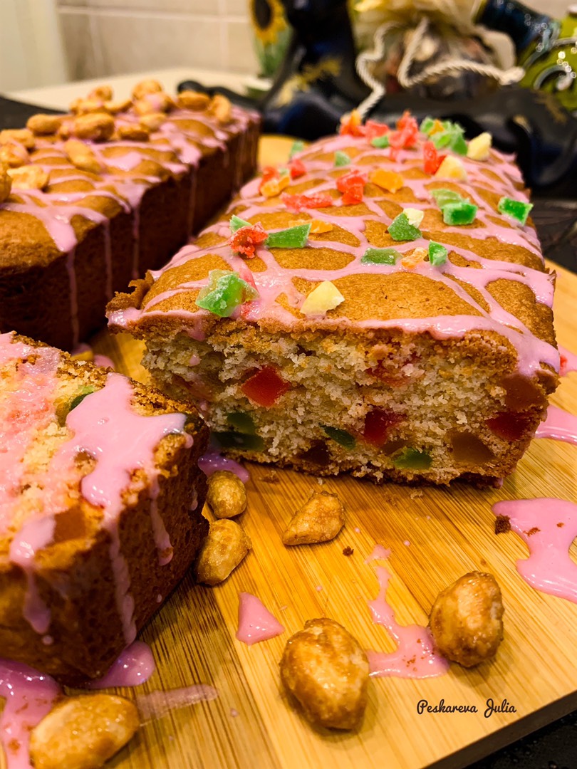 Ванильный кекс с шафраном и цукатами