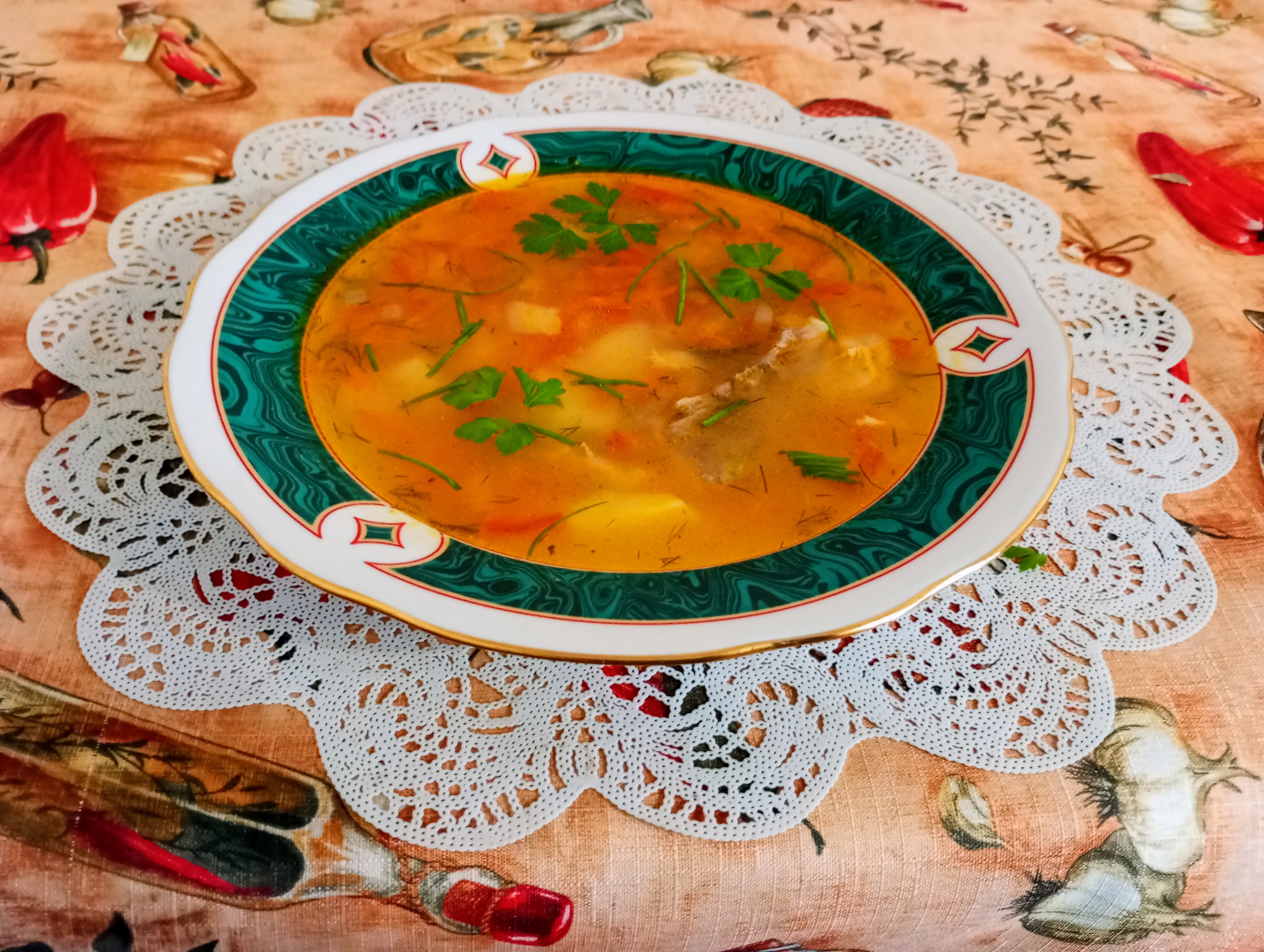 Рыбный суп с горбушей, рисом и овощами