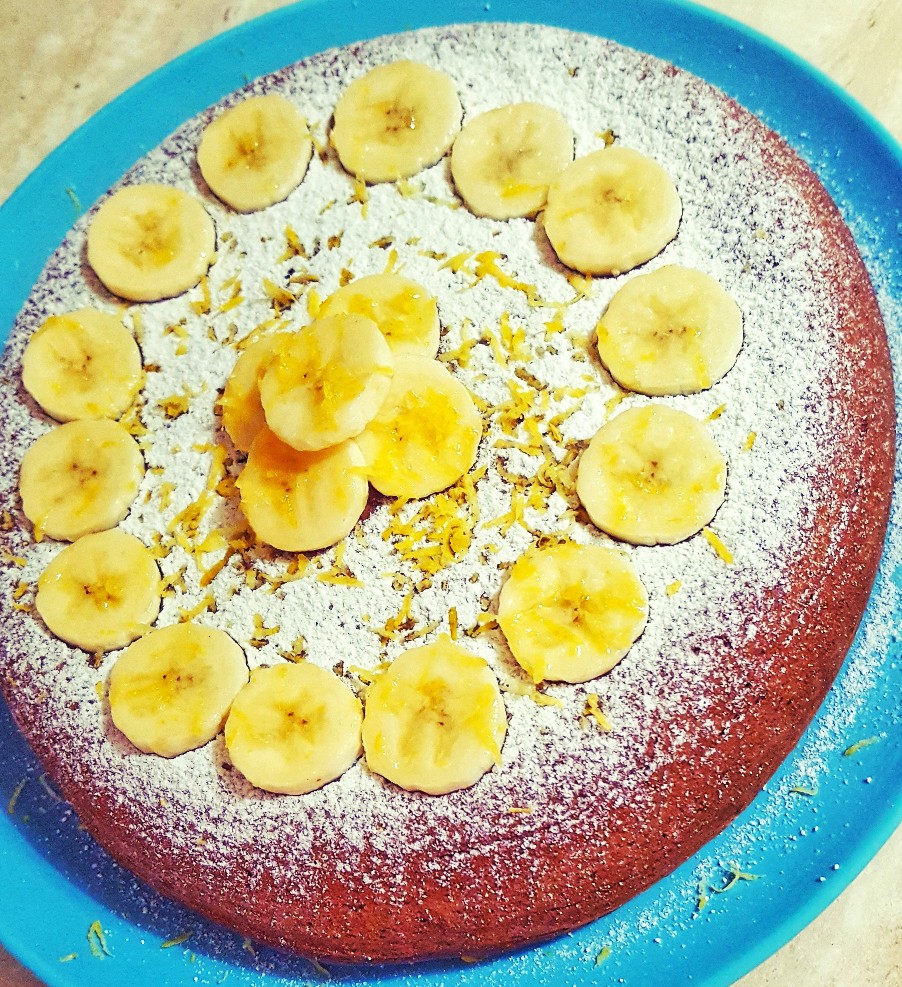 Слоеный пирог с творогом и бананом