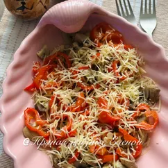 Теплый салат из шампиньонов и перца 