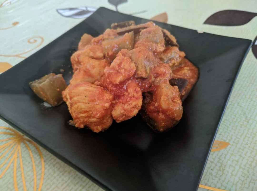 Куриная грудка с баклажанами