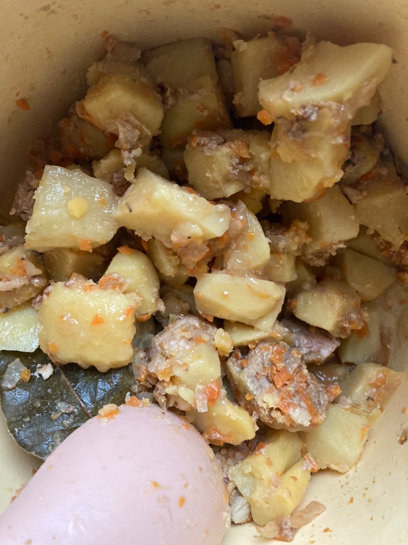 Картошка с мясом в банке в духовке