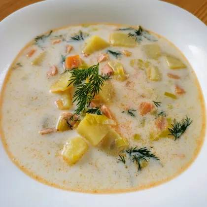 Lohikeitto (Finnish cream soup with salmon)