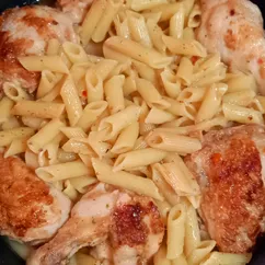 Курица с перьями