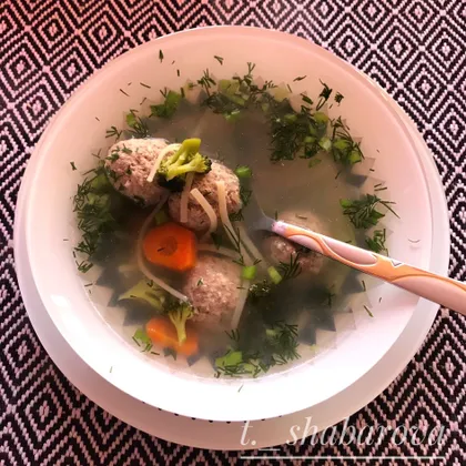 Суп легкий с фрикадельками, овощами и вермишелью