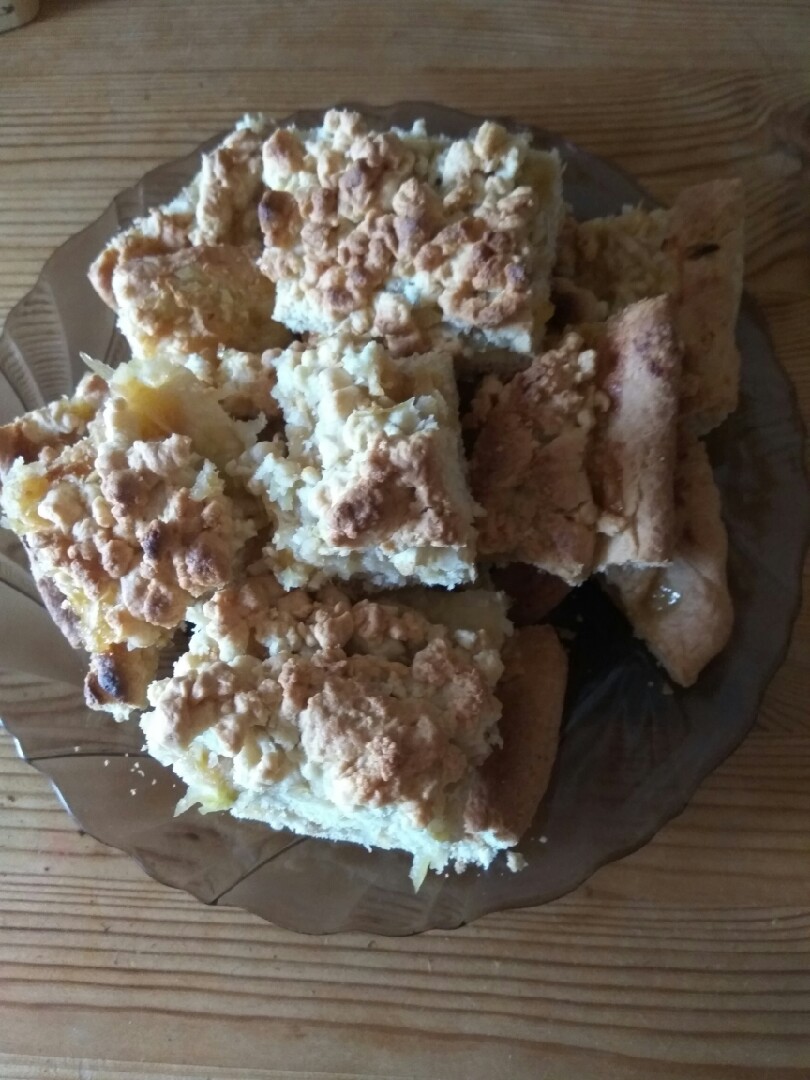 Песочный тертый пирог с вареньем на маргарине в духовке