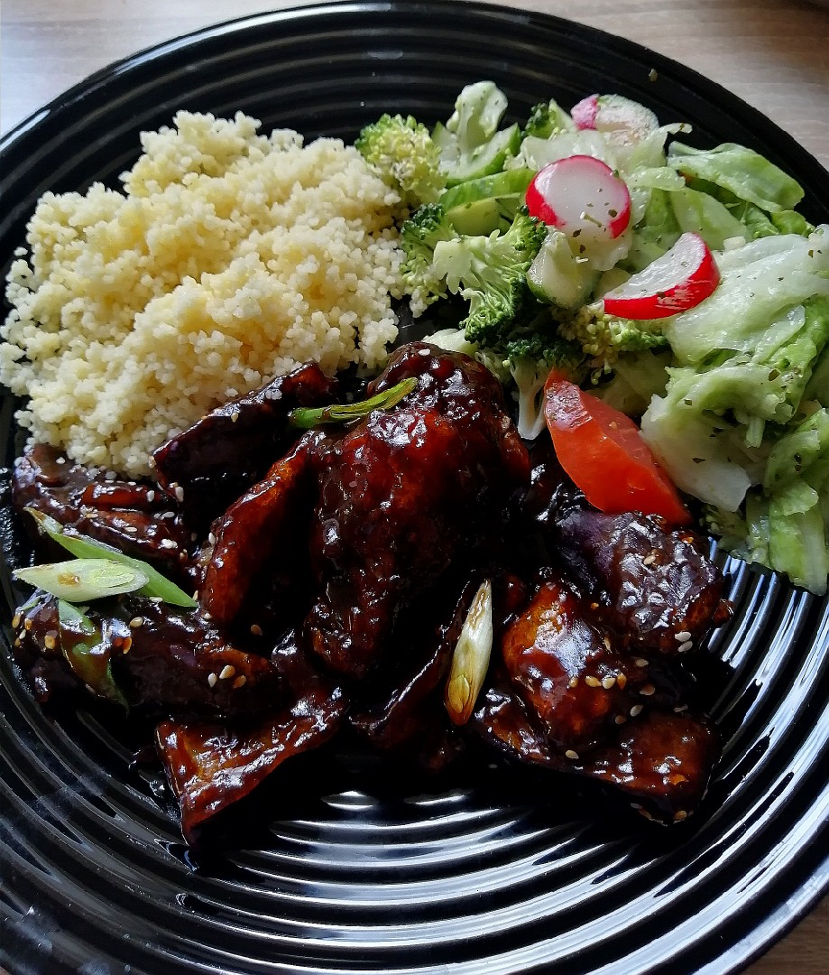 Куриные крылышки с баклажаном в остро-сладком соусе 😍