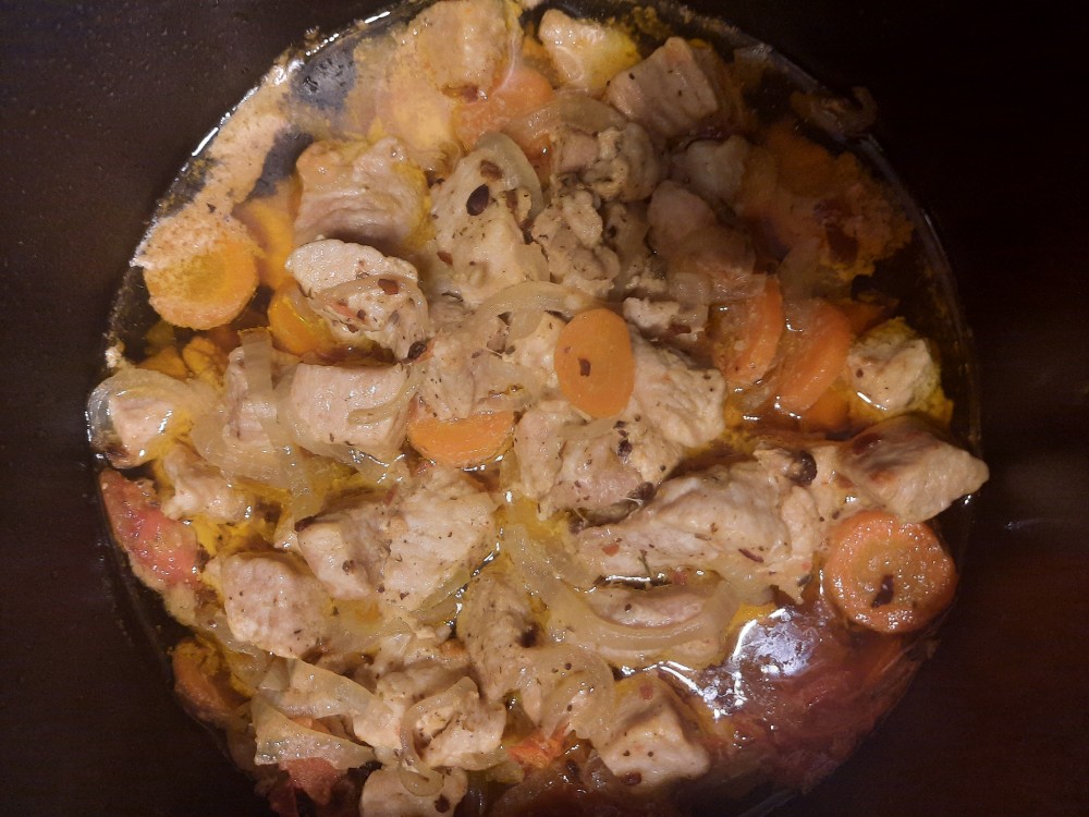 Рецепт: Свинина тушеная в мультиварке - в сметане(сочная, мягкая)